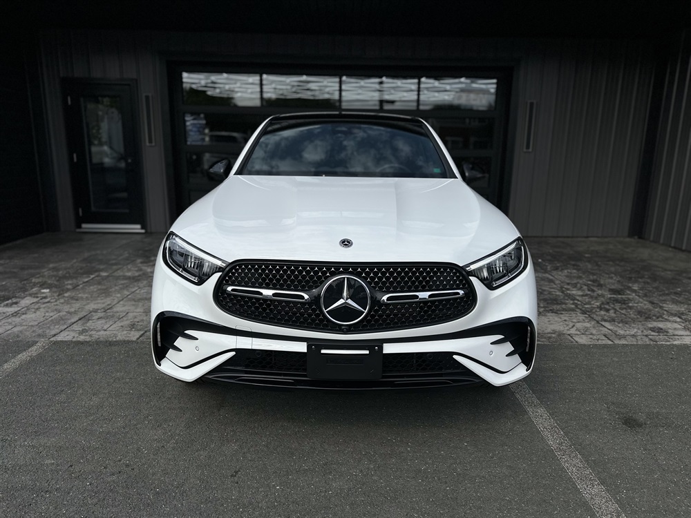 Image 2 - 2025 Mercedes-Benz GLC300