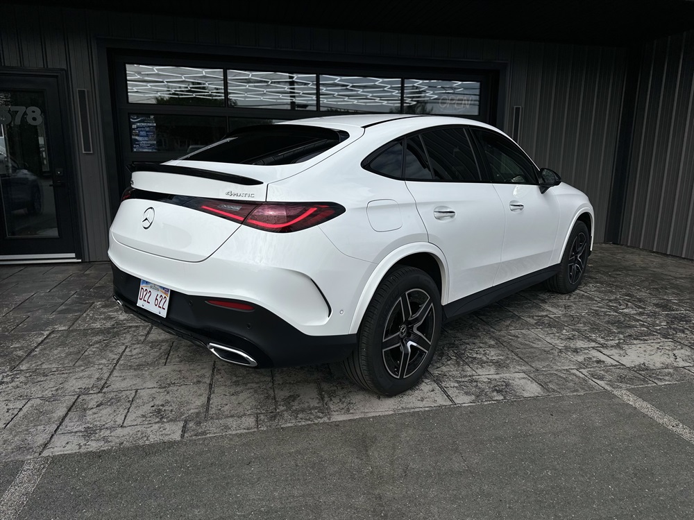 Image 3 - 2025 Mercedes-Benz GLC300