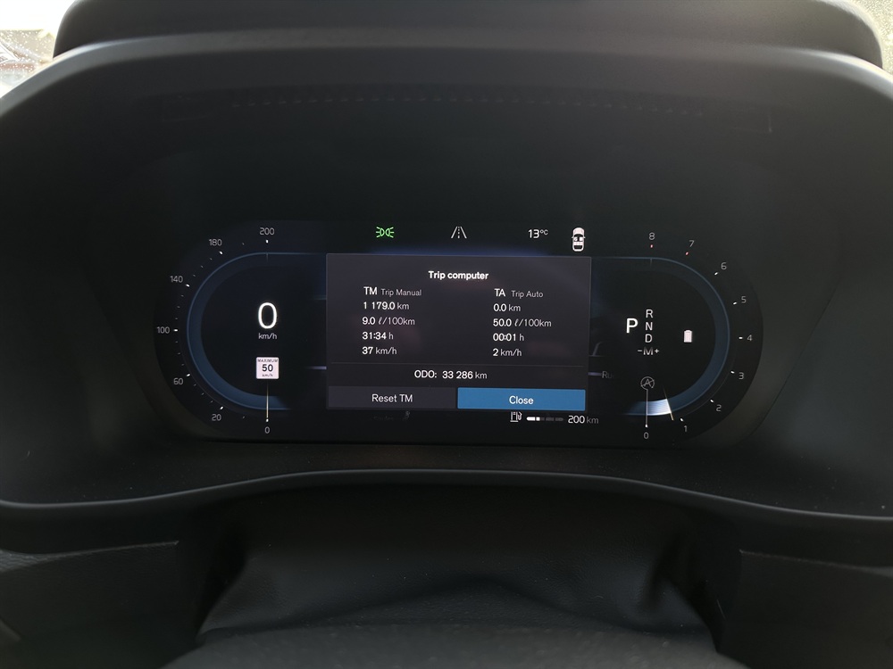 Image 6 - 2023 Volvo XC40 Plus Dark